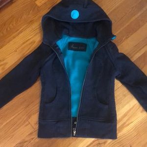 Lululemon hoodie with detachable sleeves
